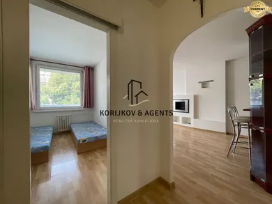 Na predaj 2-izbový byt, 40 m², Humenné, Kukorelliho