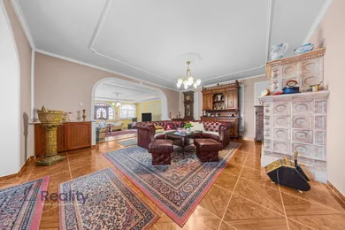 Domy na sprzedaż, 8-pokojowe, Dunajská Streda · €799 000