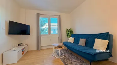 Mieszkania na wynajem, 1-pokojowe, Banská Bystrica · €550