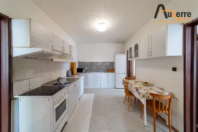 Na predaj 3-izbový byt, 71 m², Bratislava-Petržalka, Hálova
