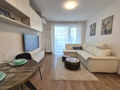 Na prenájom 3-izbový byt, 57 m², Bratislava-Nové Mesto, Račianska
