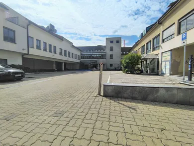 Na prenájom komerčné v Bratislava-Staré Mesto · €120 · Čiastočná rekonštrukcia
