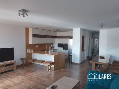 Mieszkania na wynajem, 3-pokojowe, Prievidza · €800