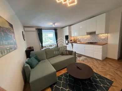 Na prenájom 3-izbový byt, 72 m², Bratislava-Ružinov, Miletičova