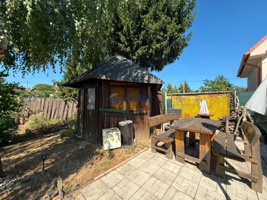 Na predaj pozemok, 280 m², Kráľová nad Váhom