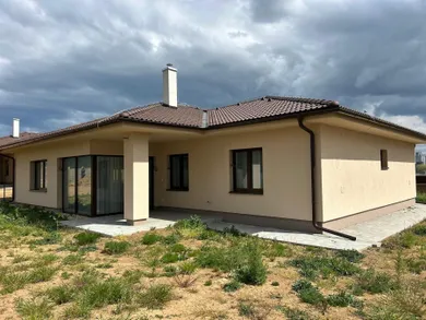 Domy na sprzedaż, 4-pokojowe, Lužianky · €449 000
