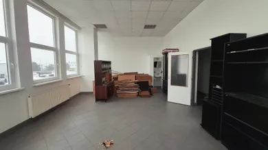 Lokale komercyjne na wynajem, Žilina · €1400