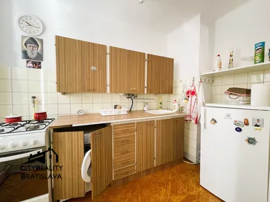 Na predaj 2-izbový byt, 40 m², Bratislava-Staré Mesto, Šoltésovej