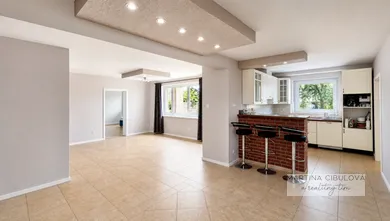 Na predaj 5-izbový dom, 160 m², Banská Bystrica