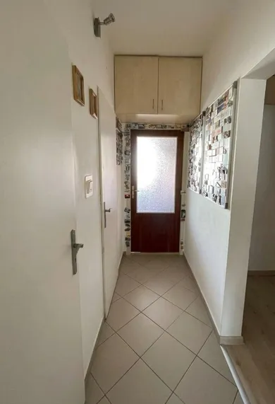 Na predaj 4-izbový byt, 84 m², Banská Bystrica, Kráľovoholská