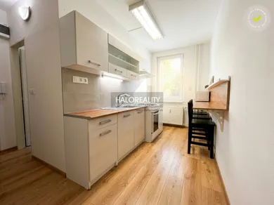 Kiadó lakások, 1-szobás, Sereď · €500