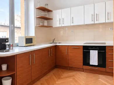 Na predaj 2-izbový byt, 59 m², Bratislava-Staré Mesto, Radlinského