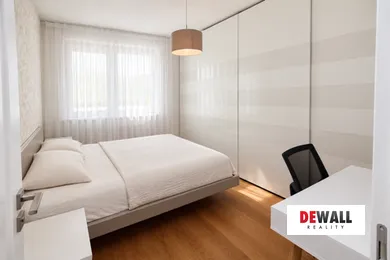 Na predaj 3-izbový byt, 70 m², Bratislava-Rača, Závadská