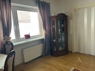 Na predaj 3-izbový dom, 156 m², Bratislava-Rača, Alstrova