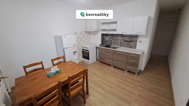 Na predaj 2-izbový byt, 64 m², Bratislava-Lamač