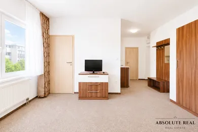 Na prenájom 2-izbový byt, 40 m², Bratislava-Petržalka, Betliarska