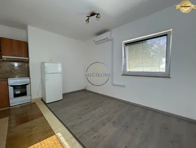 Na predaj 2-izbový byt, 54 m², Telince