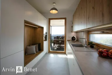 Na prenájom dom, 203 m², Bratislava-Nové Mesto, Chrasťová
