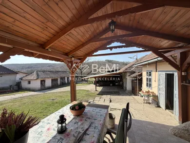 Na predaj dom, 250 m²