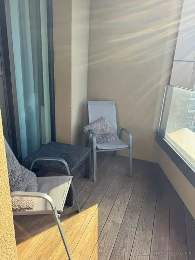 Na prenájom 2-izbový byt, 50 m², Bratislava-Staré Mesto, Továrenská