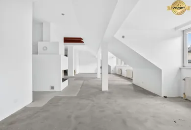 Na predaj 5-izbový byt, 339 m², Bratislava-Staré Mesto, Medená