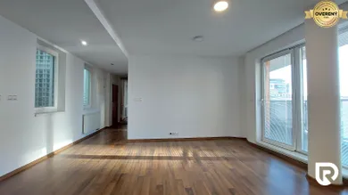 Na prenájom 2-izbový byt, 69 m², Trenčín, Legionárska