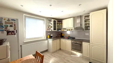 Na prenájom 2-izbový byt, 59 m², Levice, Tyršova ul.