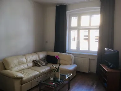 Byty na prenájom 6-izbový, Bratislava-Staré Mesto · €1 700