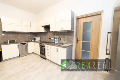 Na predaj 2-izbový dom, 142 m², Modrý Kameň