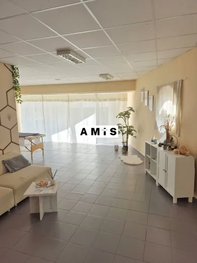 Na prenájom komerčné, 70 m², Piešťany, Bratislavská