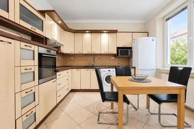 Na prenájom 2-izbový byt, 72 m², Bratislava-Ružinov, Košická