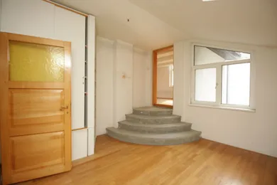 Na predaj 10-izbový dom, 250 m², Bratislava-Karlova Ves, Šaštínska