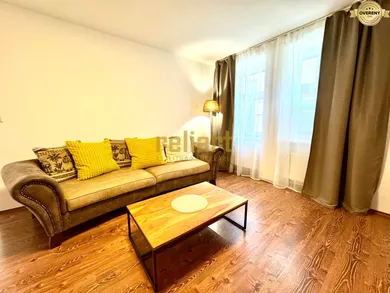 Na prenájom 2-izbový byt, 67 m², Bratislava-Staré Mesto