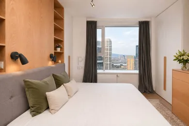 Na prenájom 4-izbový byt, 136 m², Bratislava-Staré Mesto, Landererova