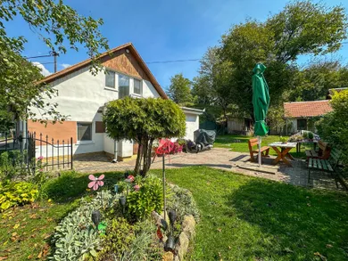 Domy na sprzedaż, 3-pokojowe, Žarnovica · €150 000