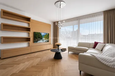 Byty na prenájom 4-izbový, Bratislava-Staré Mesto · €3 500