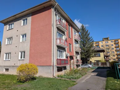 Na predaj 3-izbový byt, 75 m², Banská Bystrica, Lesná