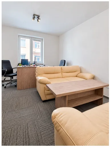 Na prenájom komerčné, 59 m², Banská Bystrica, F. Švantnera