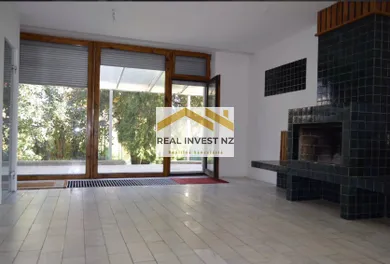 Na predaj 5-izbový dom, 346 m², Nové Zámky