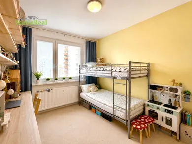 Na predaj 3-izbový byt, 65 m², Bratislava-Dúbravka, Pod záhradami