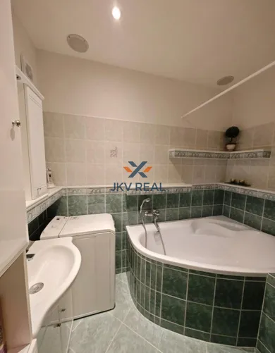 Na predaj 2-izbový byt, 59 m², Banská Bystrica