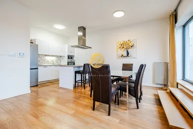 Na prenájom 4-izbový byt, 98 m², Nitra, Hodžova