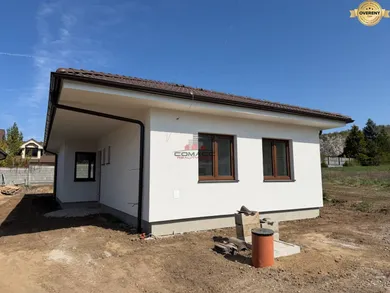 Na predaj 4-izbový dom, 120 m², Hlohovec, Pánska Niva