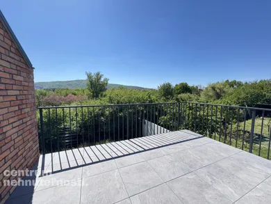 Na predaj 3-izbový byt, 73 m², Bratislava-Devínska Nová Ves, Záhradná