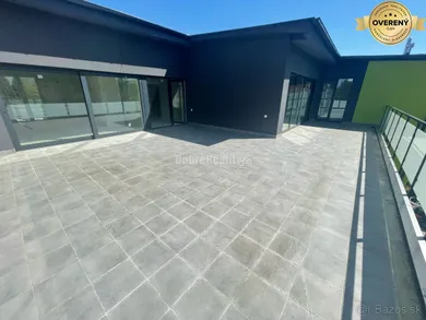 Na predaj 3-izbový byt, 100 m², Svit, Štúrova