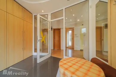 Na predaj dom, 314 m², Komárno
