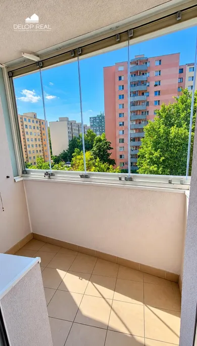 Na predaj 4-izbový byt, 82 m², Bratislava-Devínska Nová Ves