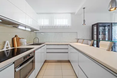 Na prenájom 3-izbový byt, 88 m², Bratislava-Ružinov, Galvaniho