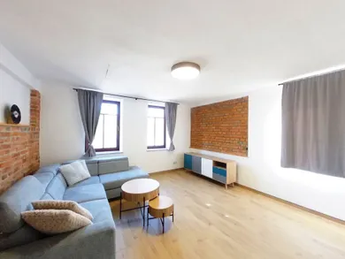 Na prenájom 2-izbový byt, 60 m², Liptovský Mikuláš, 1. mája