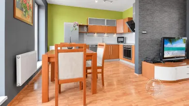 Na prenájom 4-izbový byt, 106 m², Nitra, Botanická